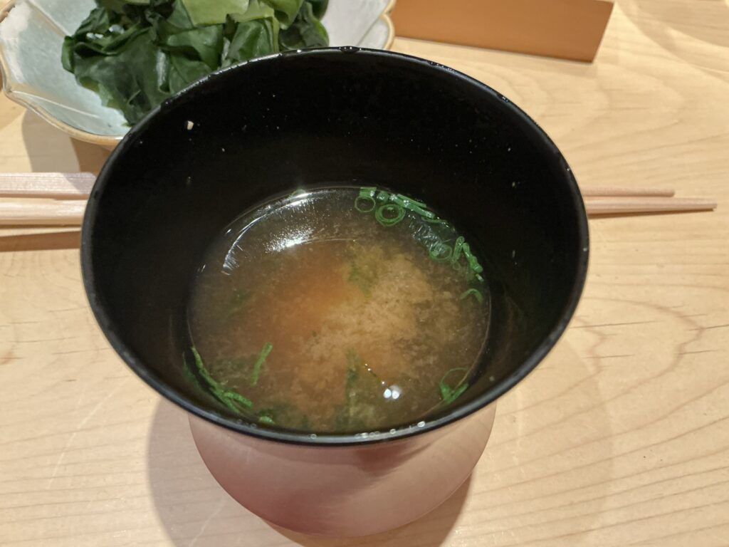 鮨結う紬のお椀