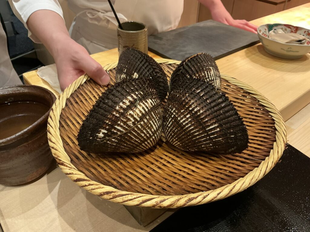 すし良月のアカガイ