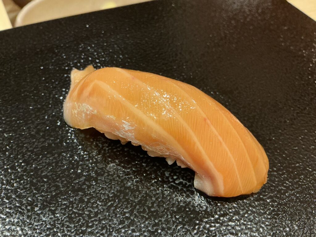 すし良月のサクラマス