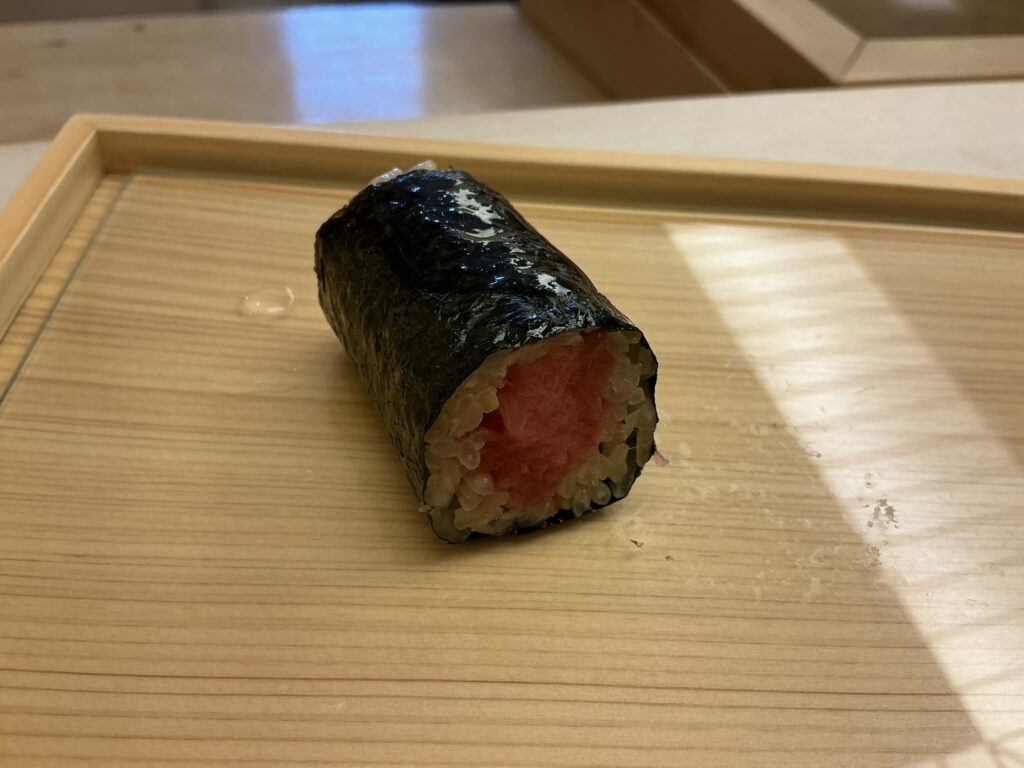 鮨おばなの鉄火巻き