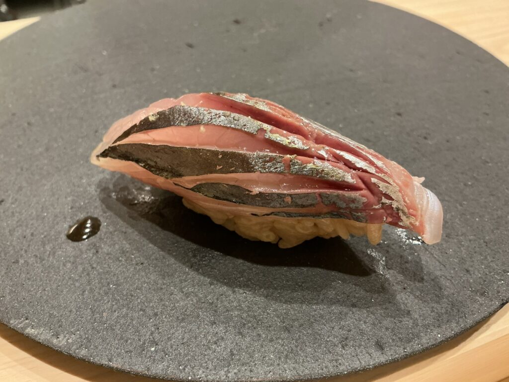 鮨かみなりのアジ