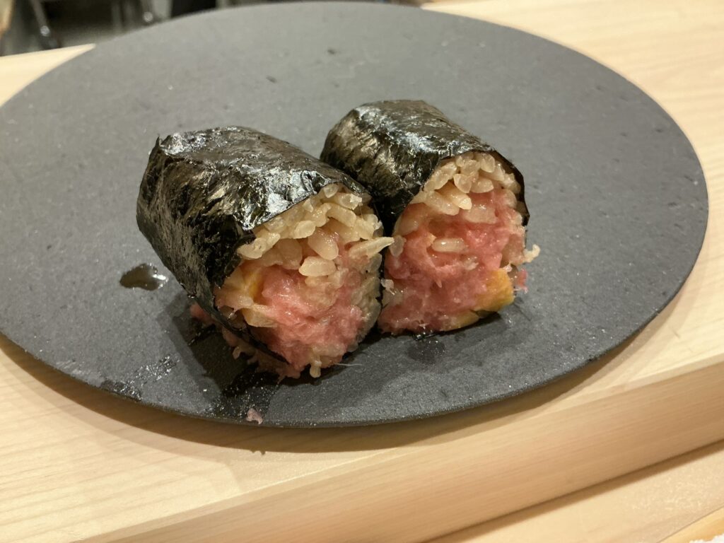 鮨かみなりのトロタク