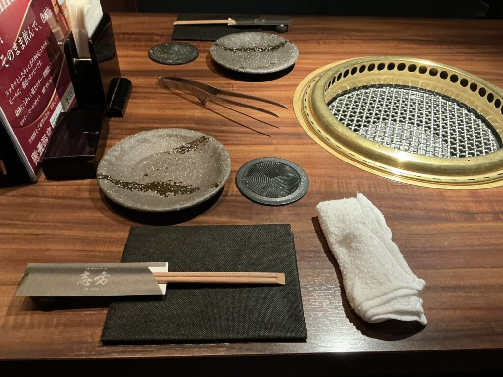 志方のテーブルセット