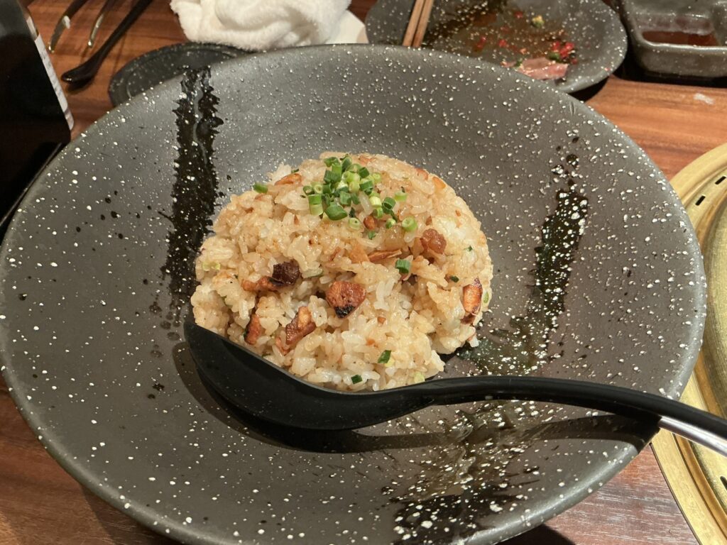 志方のガーリックライス