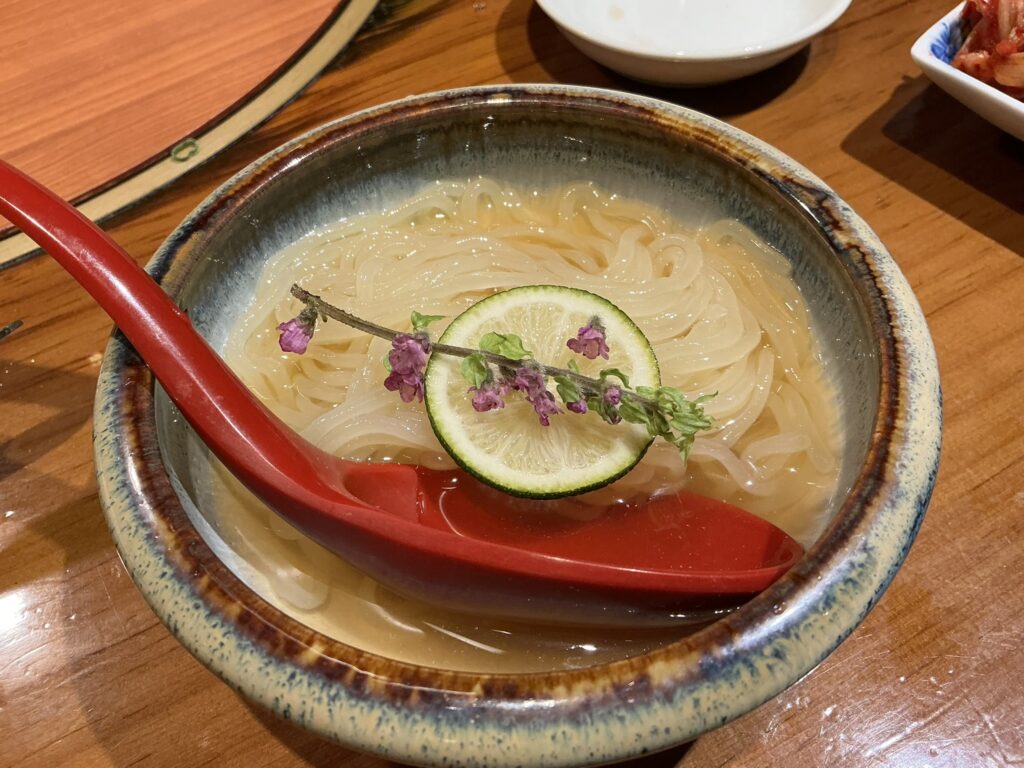 肉の頂の冷麺