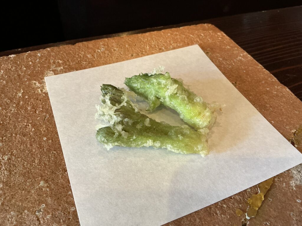 たでの葉のタラの芽