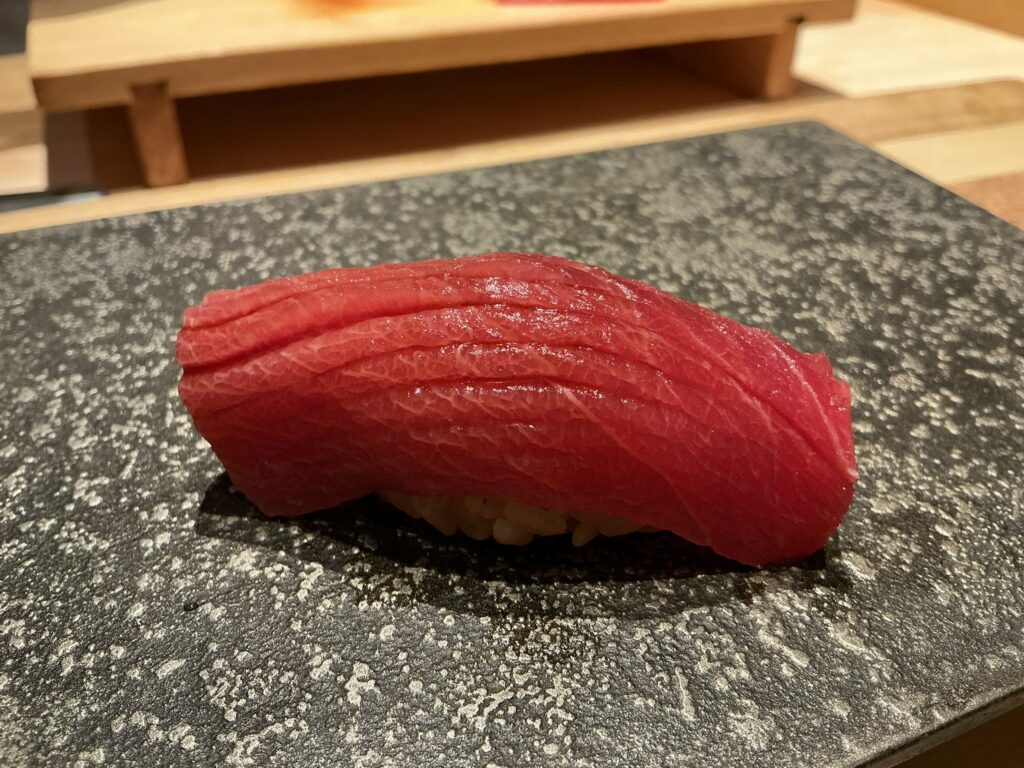 鮨結う紬の中トロ