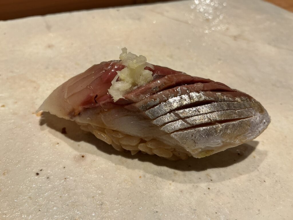 寿司清のアジ