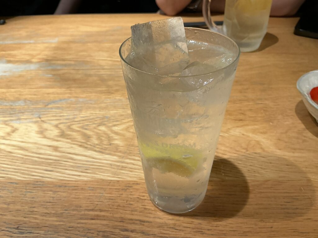 ホルモン焼婁熊東京のレモンサワー