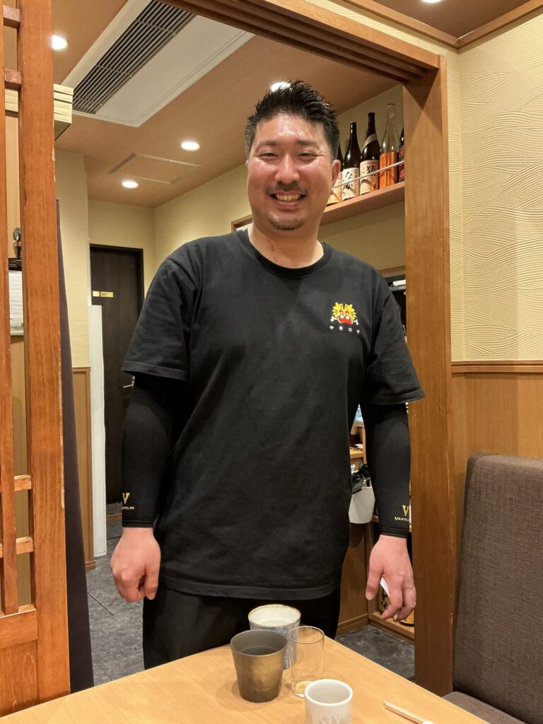 神戸焼肉金虎の店長