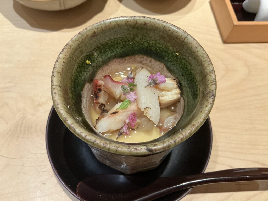 鮨結う紬の茶碗蒸し