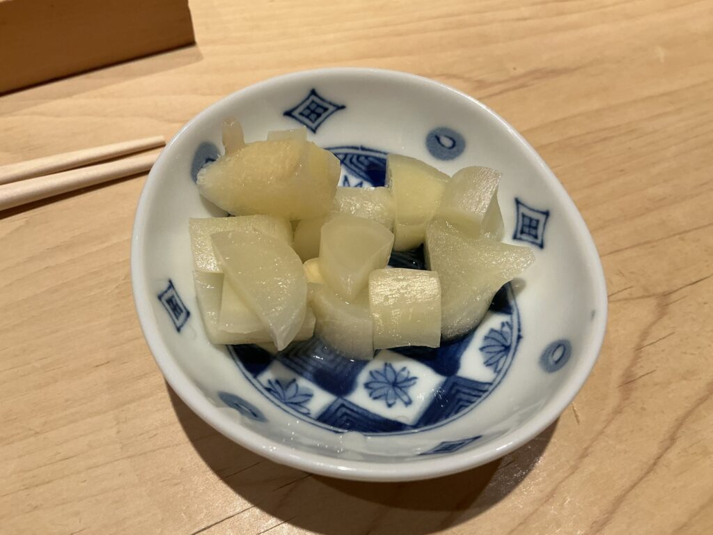 鮨結う紬のガリ