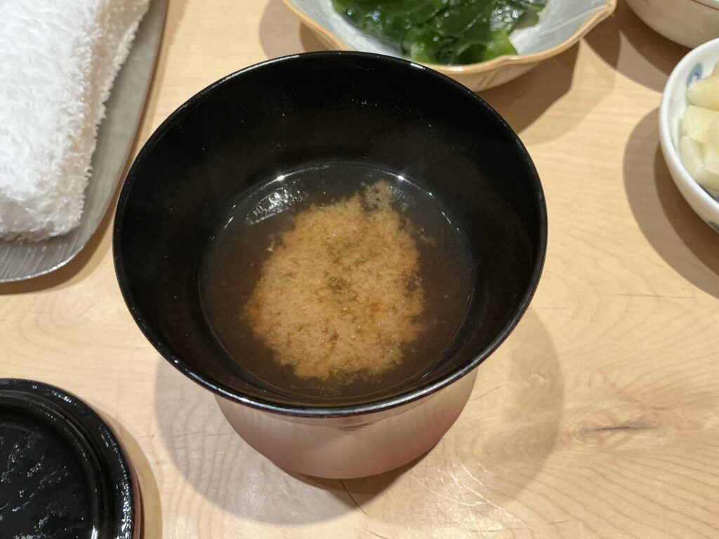 鮨結う紬のお椀
