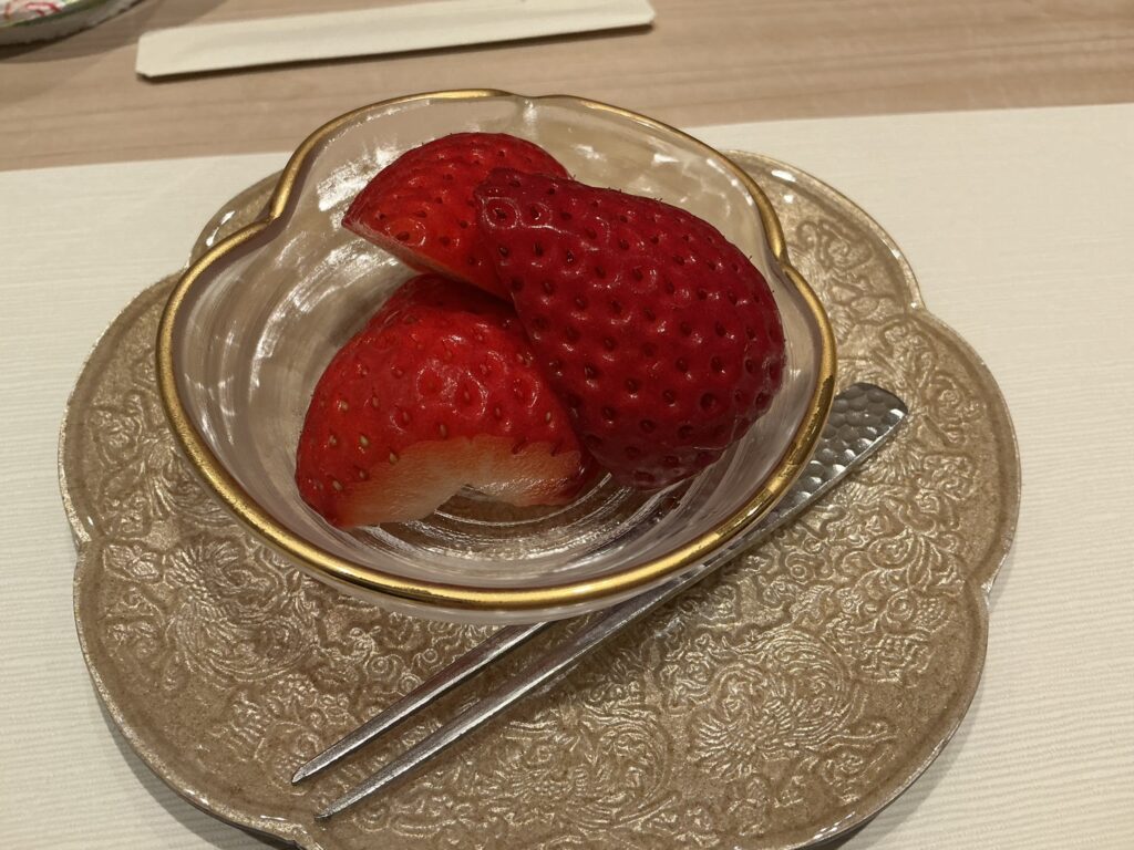 鮨みずかみのイチゴ
