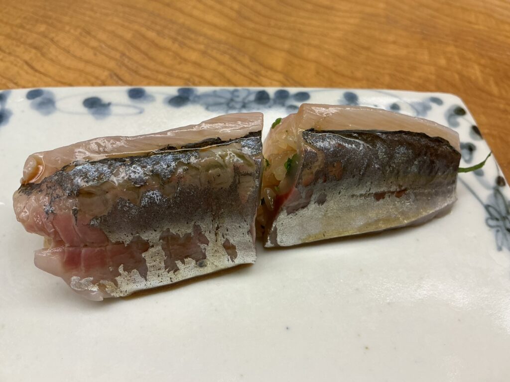 鮨おばなのアジ