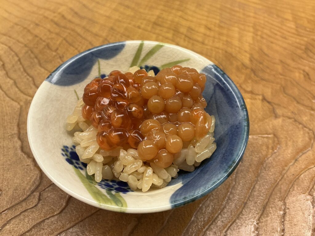 鮨おばなのイクラ