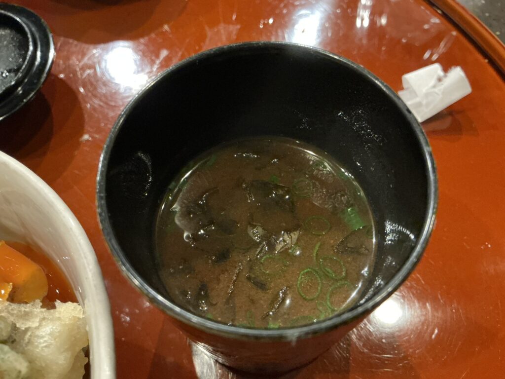 てんぷら拓の赤出汁