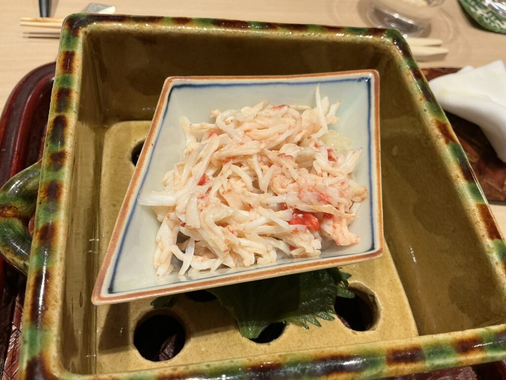 すし良月のイバラガニモドキの蒸し寿司