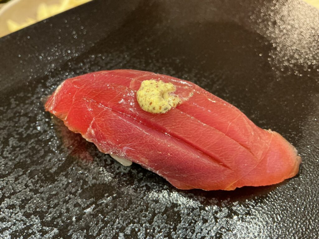 すし良月のキハダマグロ