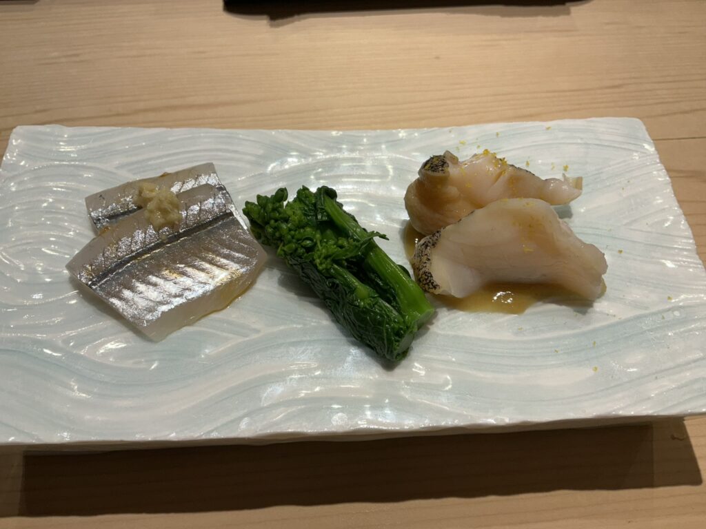 鮨服部のサヨリ、菜の花、ツブガイ