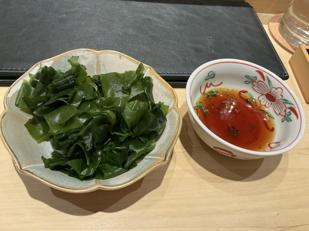 鮨結う紬のワカメ