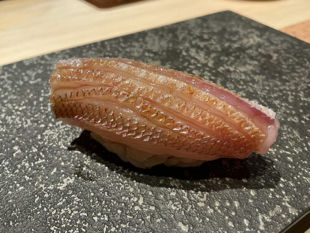 鮨結う紬のカスゴ