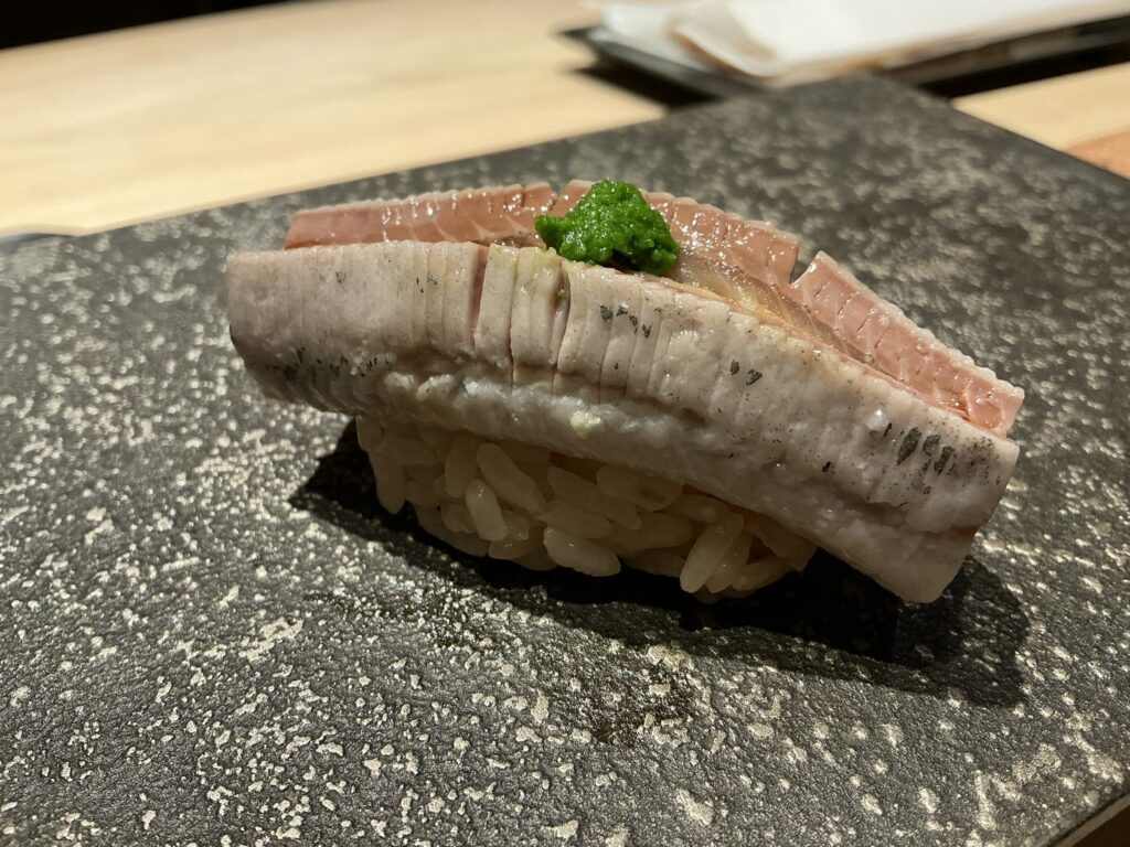 鮨結う紬のイワシ