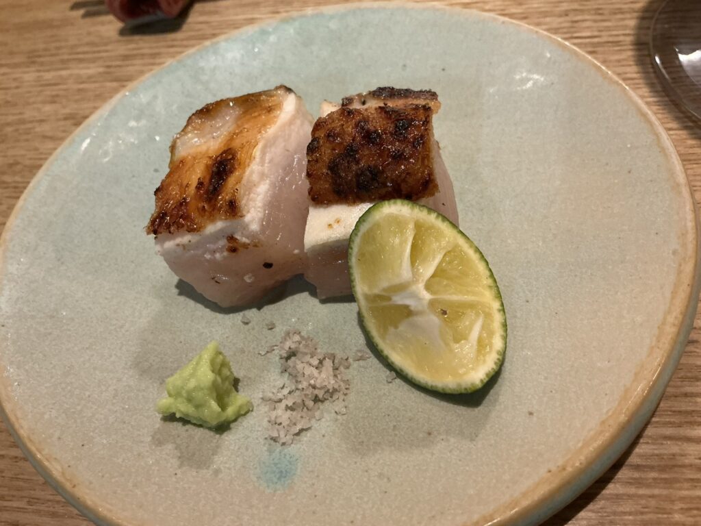 やきとりshiraの淡海地鶏のメスのムネ肉