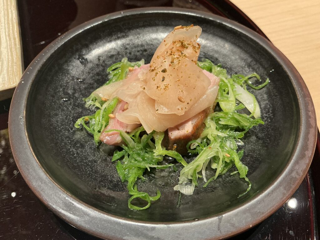 鳥かぜのカモのモモ肉のサラダ仕立て