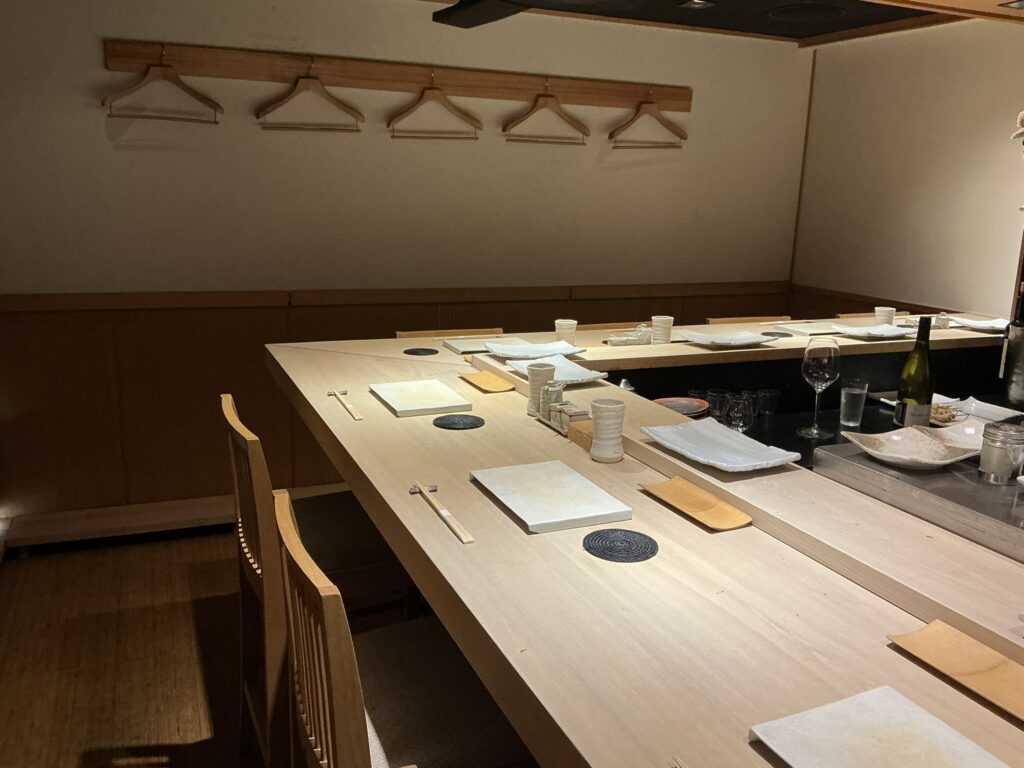 鳥佳の店内