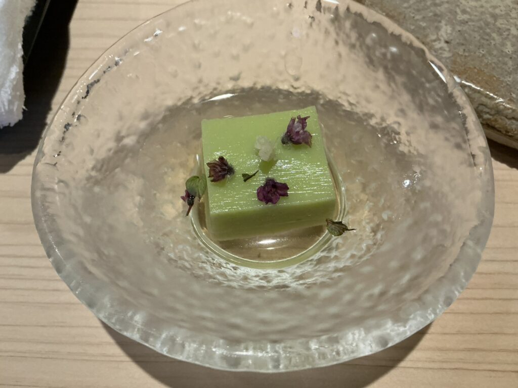 鳥つきのそら豆