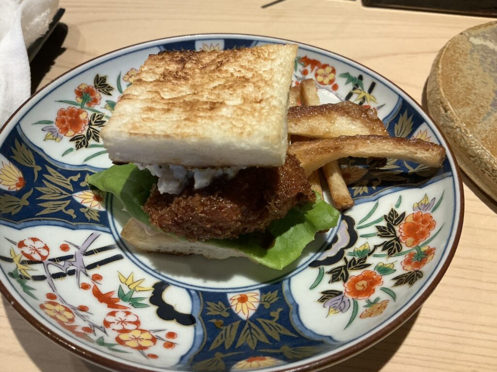 鳥つきのチキンカツサンド
