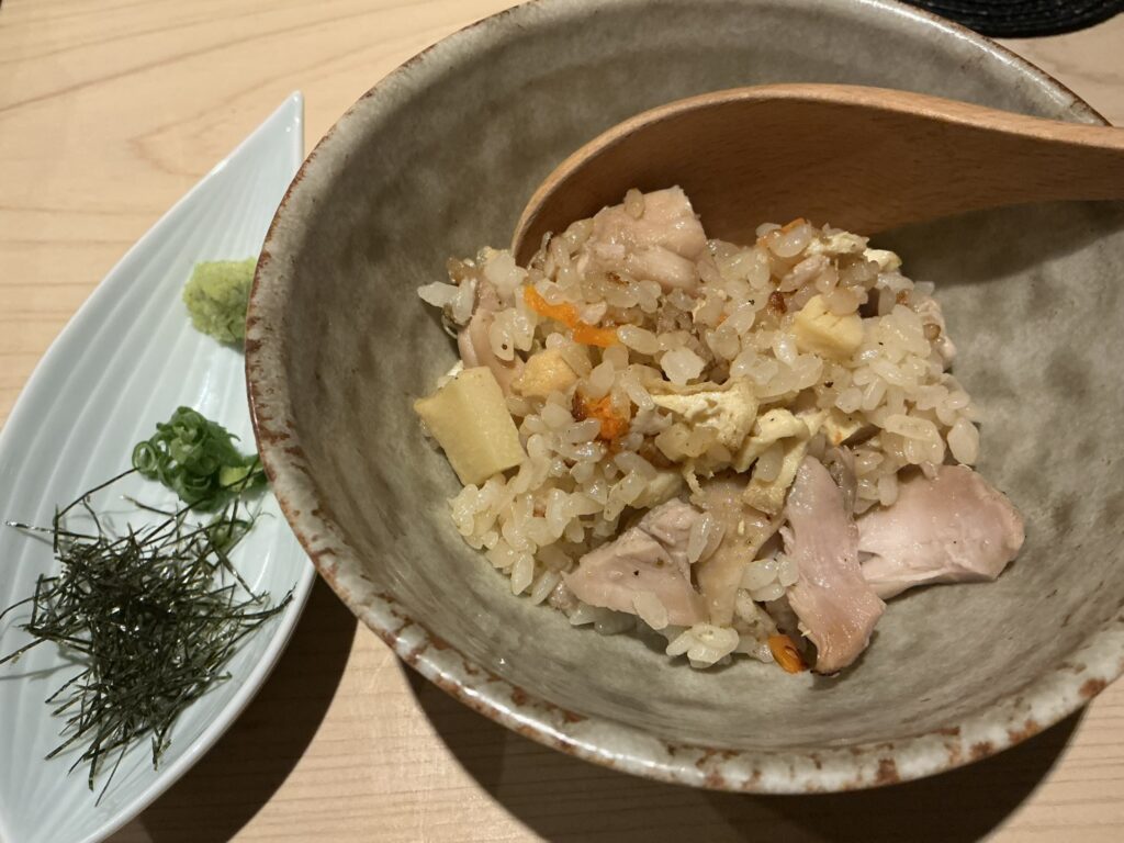 鳥つきの鶏のひつまぶし
