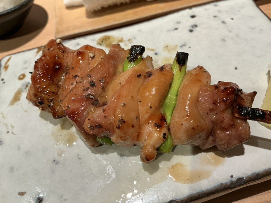 おみ乃のスネ肉
