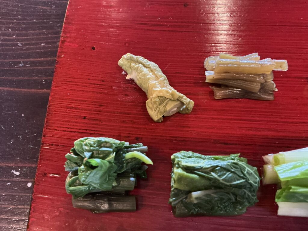たでの葉の山菜盛合せ