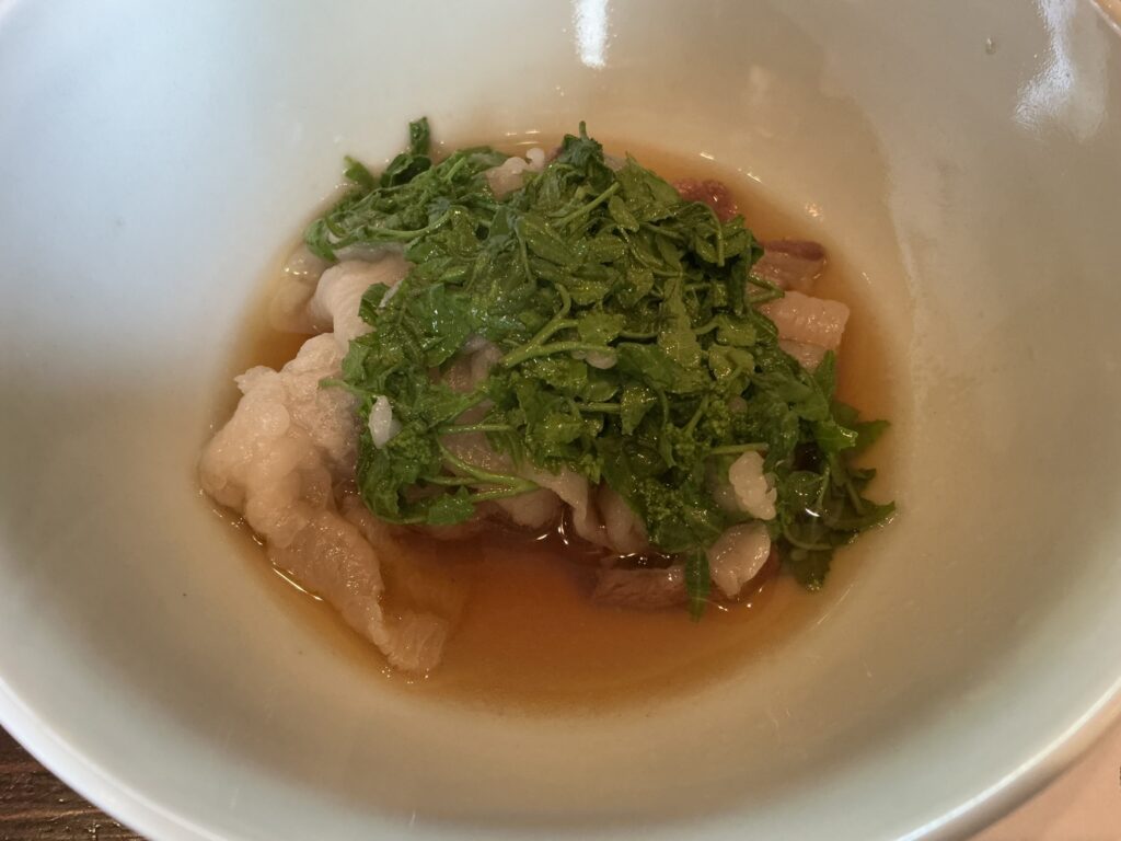 たでの葉のツキノワグマと花山椒のしゃぶしゃぶ