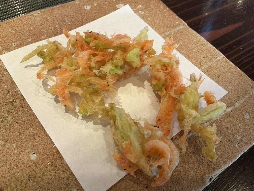 たでの葉の桜海老と蕗の薹