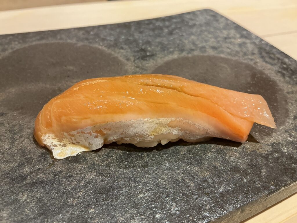 鮨せい大のサクラマス