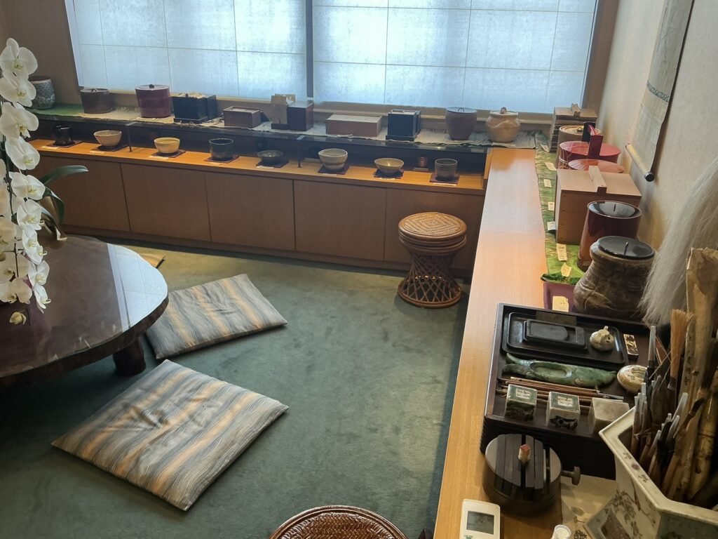 みかわ 是山居の待ち合わせ室