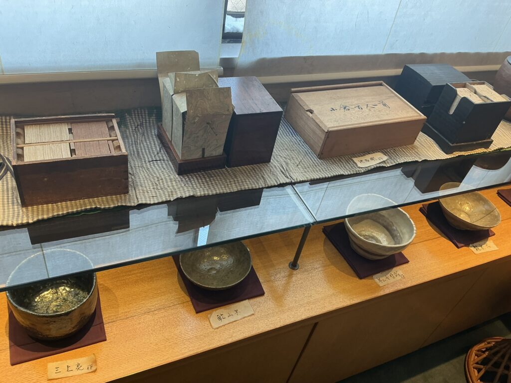 みかわ 是山居の待ち合わせ室