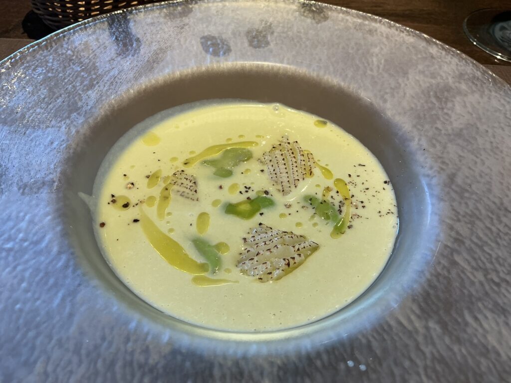 ルナ・エ・ガットのそら豆の冷製ポタージュ