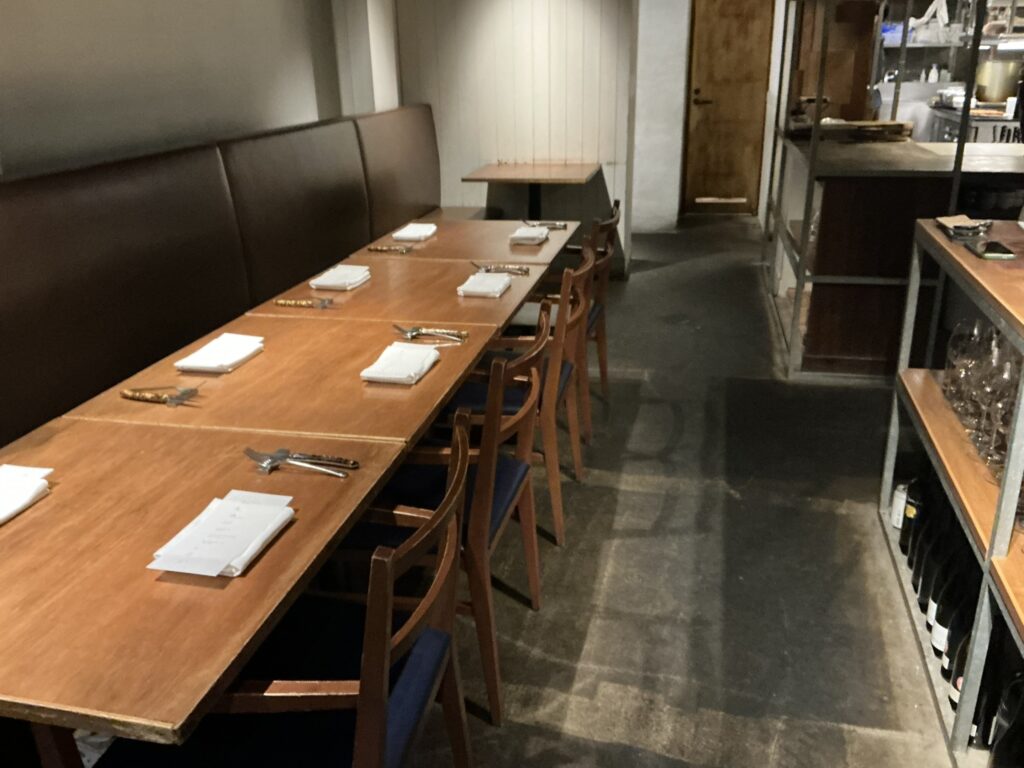 ドンブラボーの店内