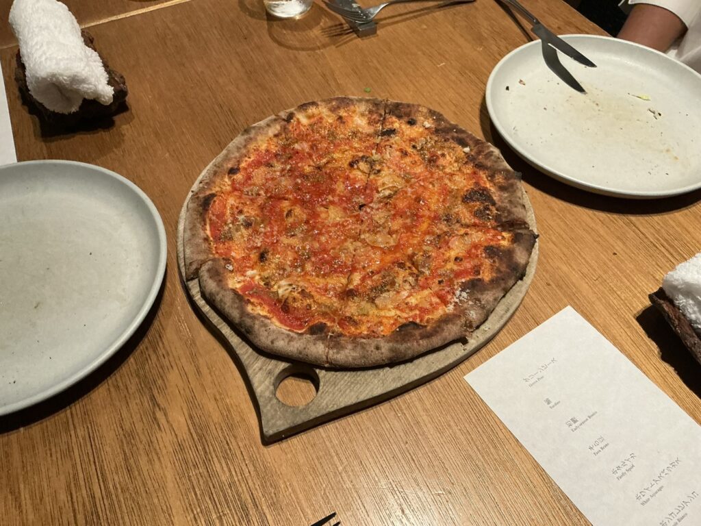 ドンブラボーのピザ