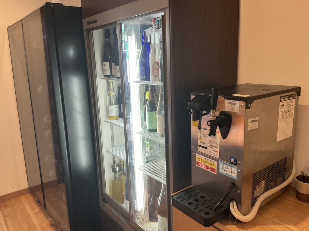 にゅーすてっぷの店内