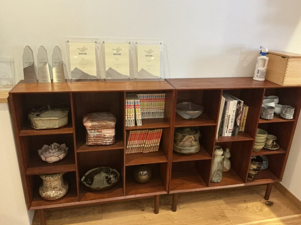 にゅーすてっぷの店内