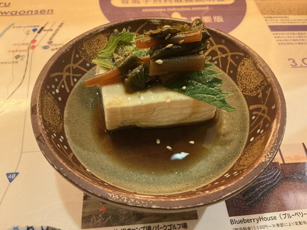 音威子府TOKYOの冷奴