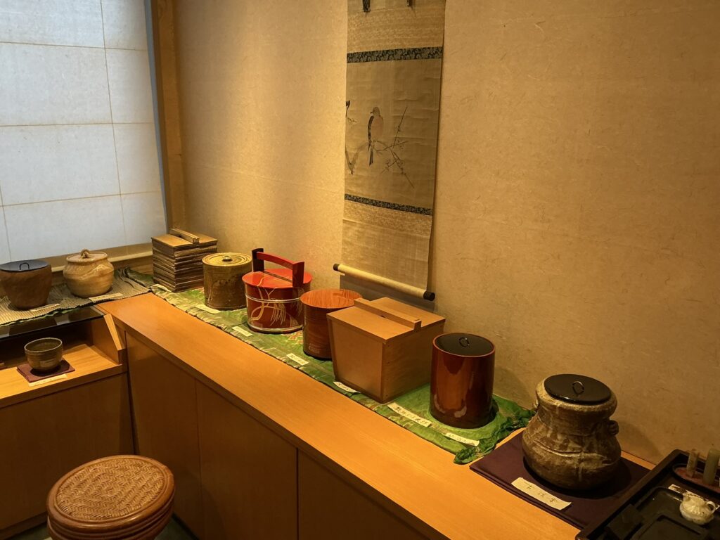 みかわ 是山居の待ち合わせ室