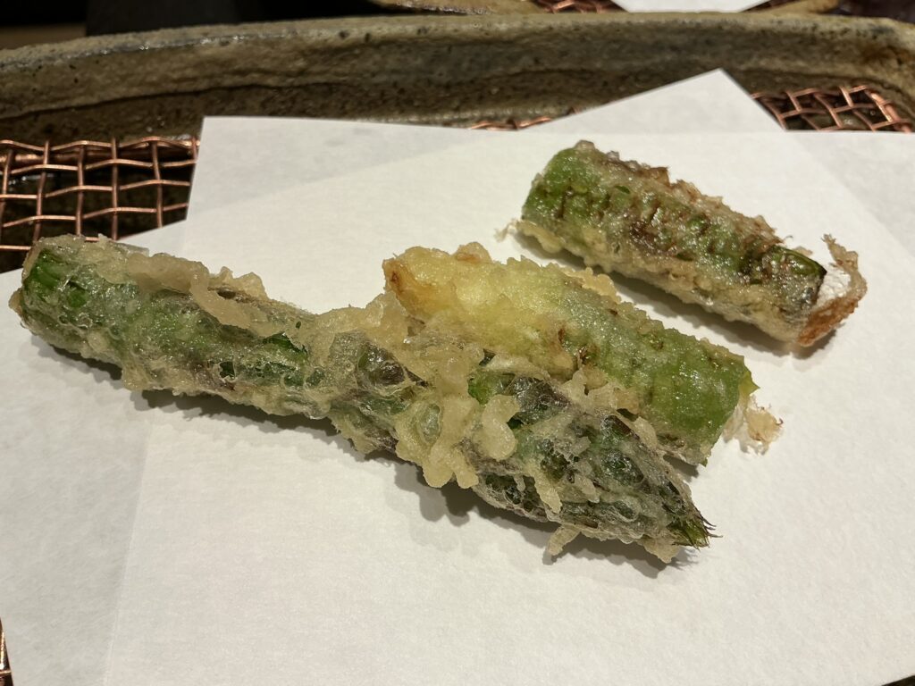 みかわ 是山居のアスパラ