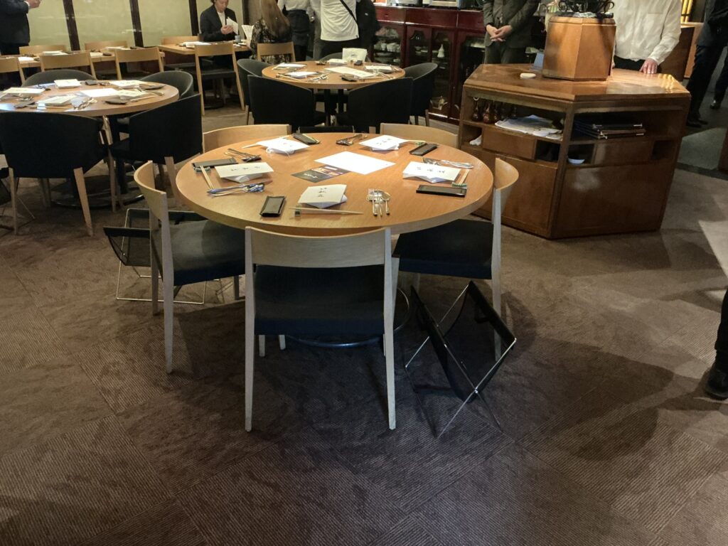 ろくさん亭の店内
