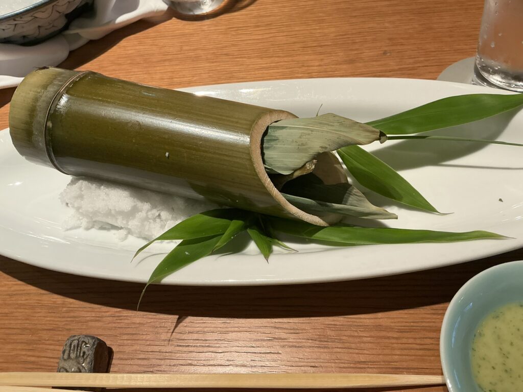 ろくさん亭の若鮎竹筒焼 蓼酢 味噌
